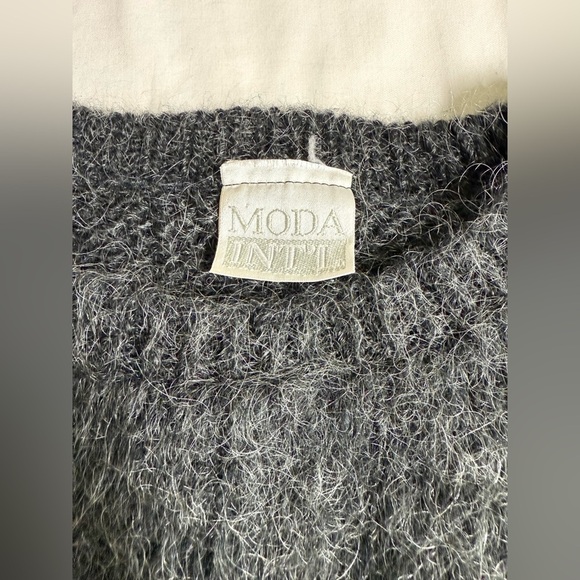MODA INTERNATIONAL Gray fuzzy Crew Neck crop Sweater size S - Picture 10 of 12